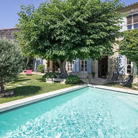 Holiday home Les Volets Bleus-maillane Maillane